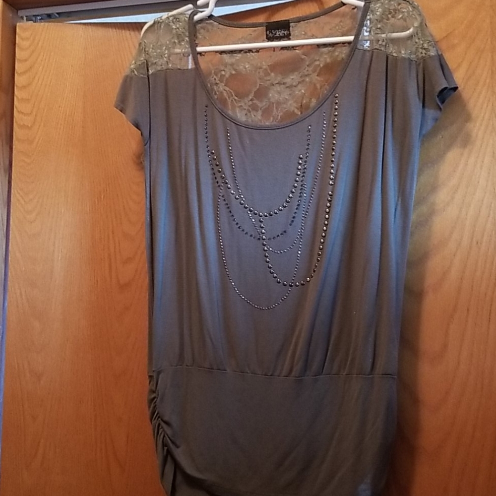 T- shirt